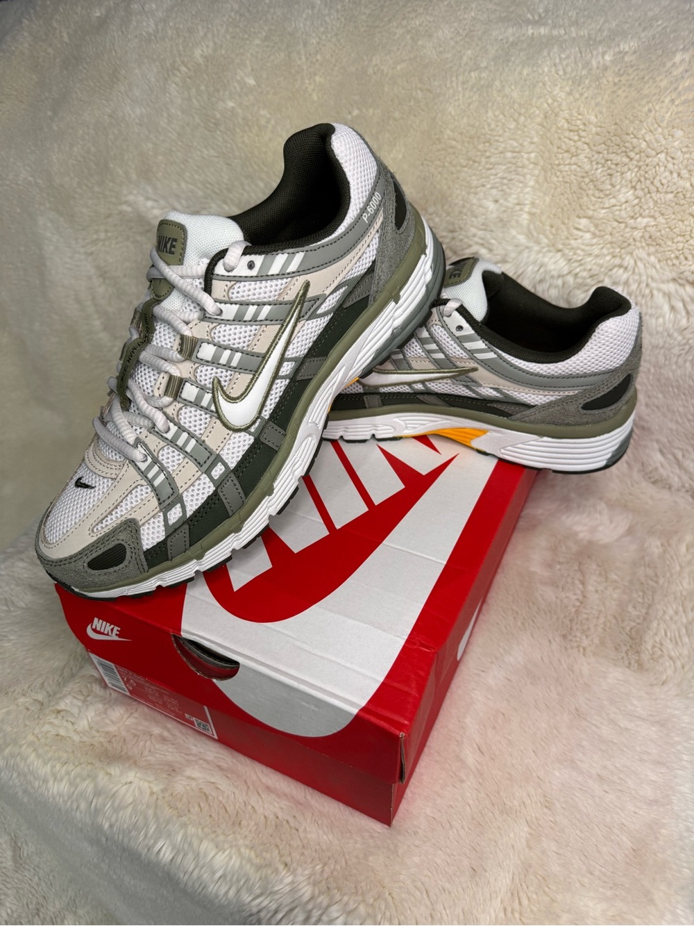 New in box- Nike P-6000 size 7.5 men or 9 women